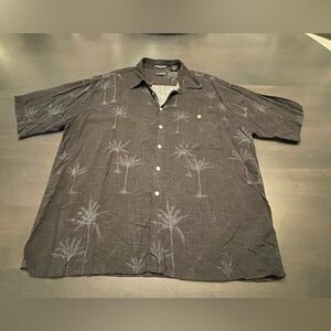 ✅Like new Van Heusen XXL washable rayon black/gray palm shirt. Classic style